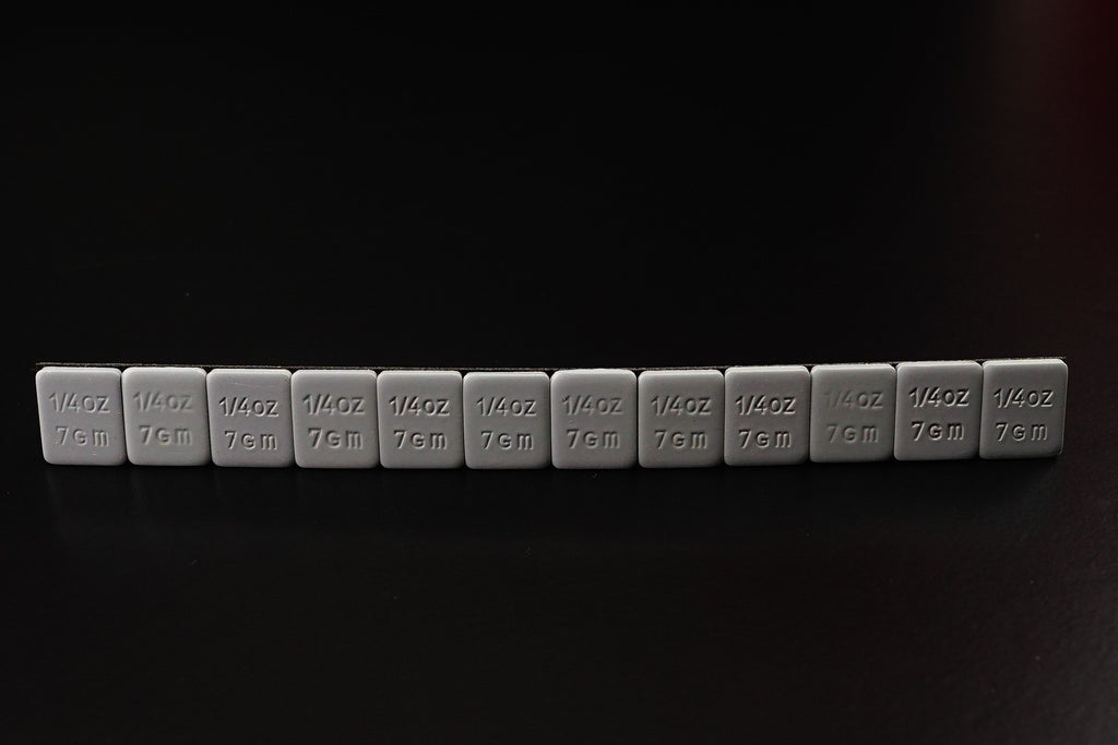 TAITEC - TWB-020 - ATC-TA-1100 - AUTOMOTRIZ CONSUMIBLES - CONTRAPESAS PARA BALANCEAR - CONTRAPESAS PARA BALANCEAR - CONTRAPESAS ADHESIVAS DE ZINC EN 1/4 ONZA EN CAJA CON 624 UNIDADES